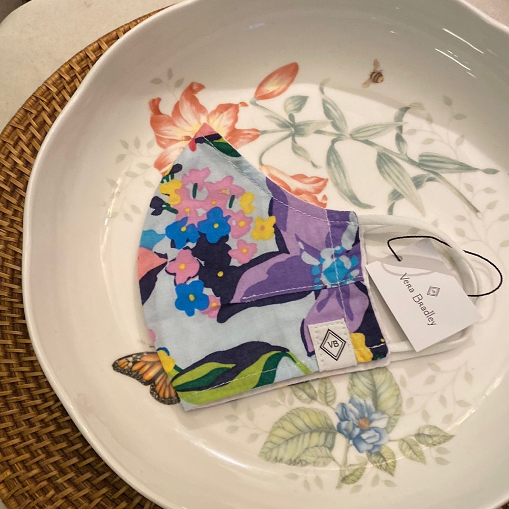 🌻SALE🌻 RARE, Vintage , Fitted Mask From Vera Bradley in Marian Floral